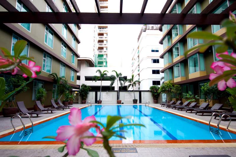 Dynasty Grande Hotel exterior, 4-Star hotel in Bangkok (and vicinity)