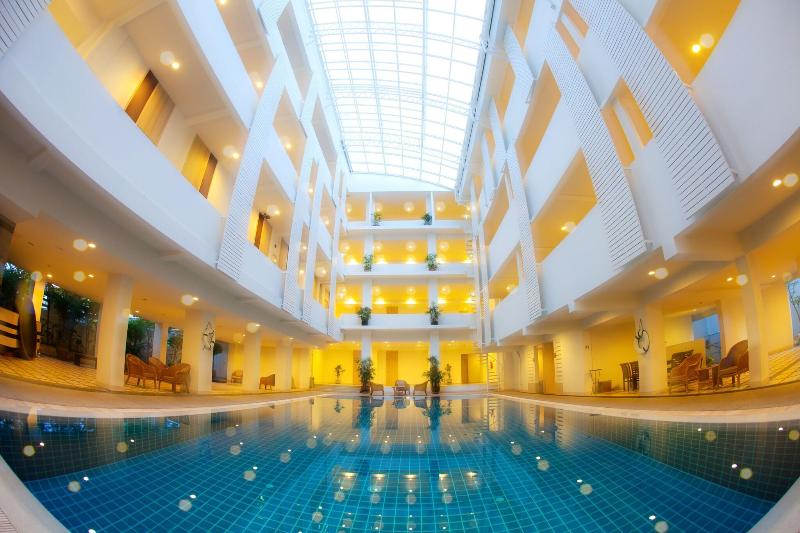 Trang Hotel Bangkok exterior, 3-Star hotel in Bang Khun Phrom