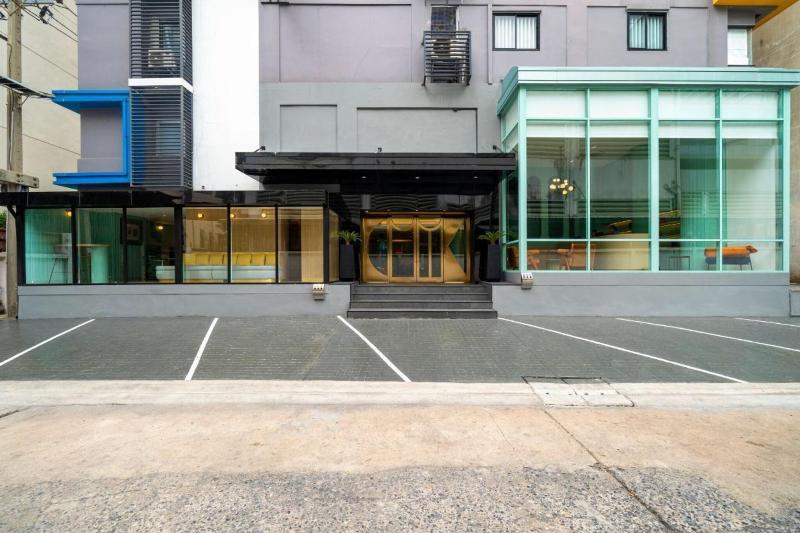 Photo of Myhotel CMYK Ratchada, 3-star hotel in Bangkok (and vicinity)