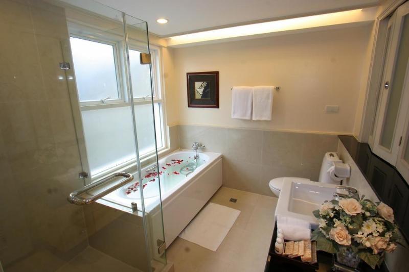 Photo of Hyatt Place Bangkok Sukhumvit 24, 4-star hotel in Bangkok
