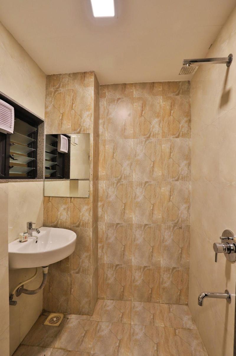 Photo of Hotel Royal Rituals, 3-star hotel in Surat