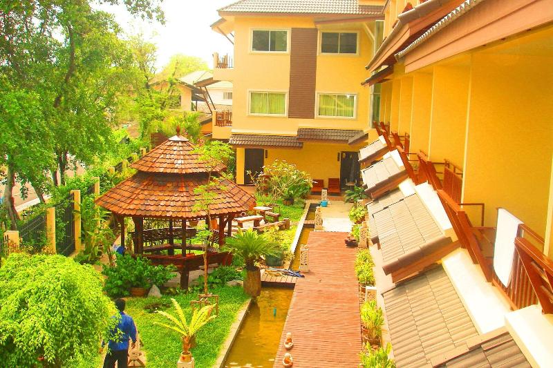 Photo of Suphan Lake Hometel, 3-star hotel in Bangkok (and vicinity)