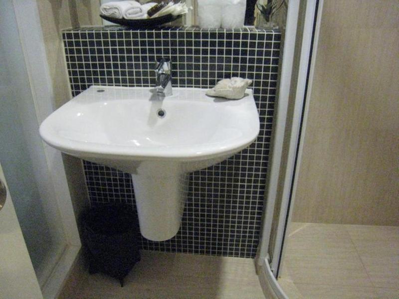 Photo of Aphrodite Inn Bangkok, 3-star hotel in Bangkok (and vicinity)