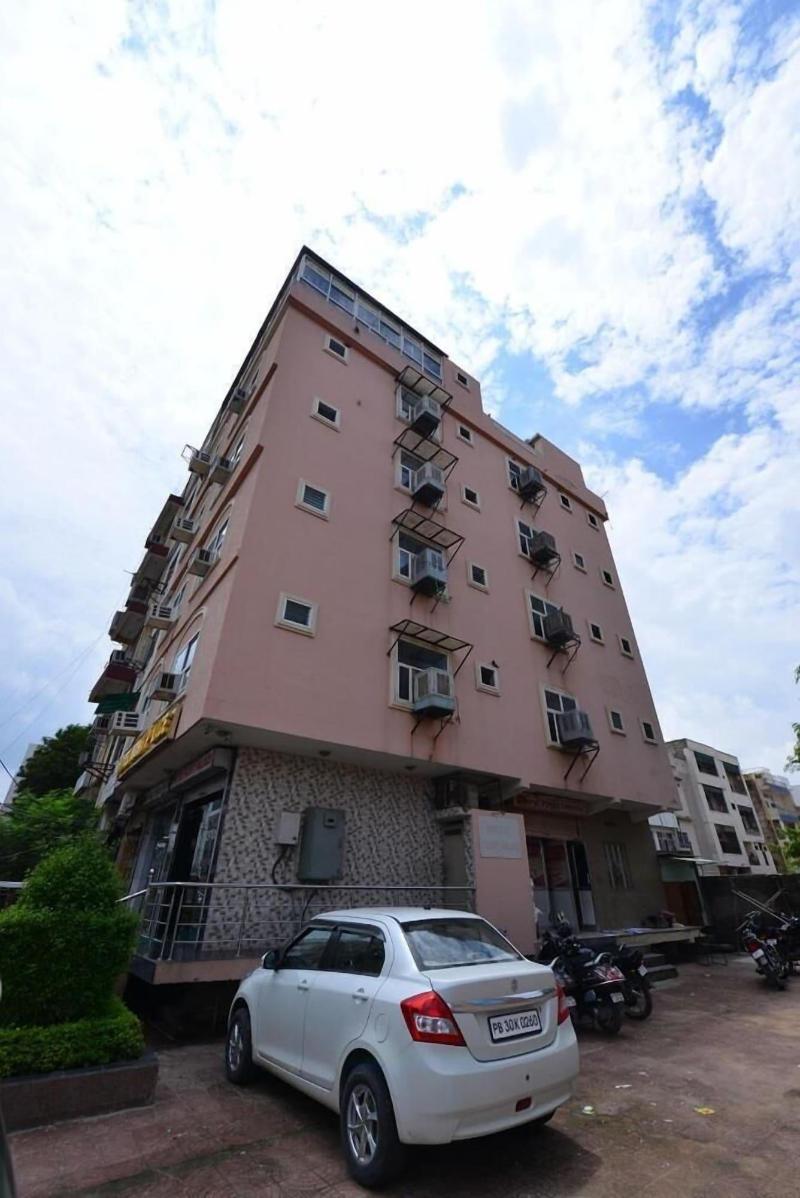 Photo of Hotel Mohit Palace, 3-star hotel in Jaipur District