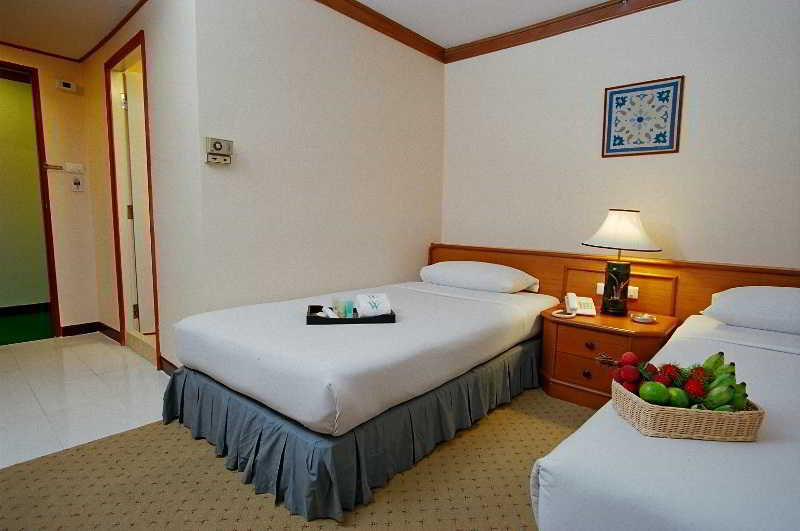 Photo of Wall Street Inn, 2-star hotel in Bangkok (and vicinity)