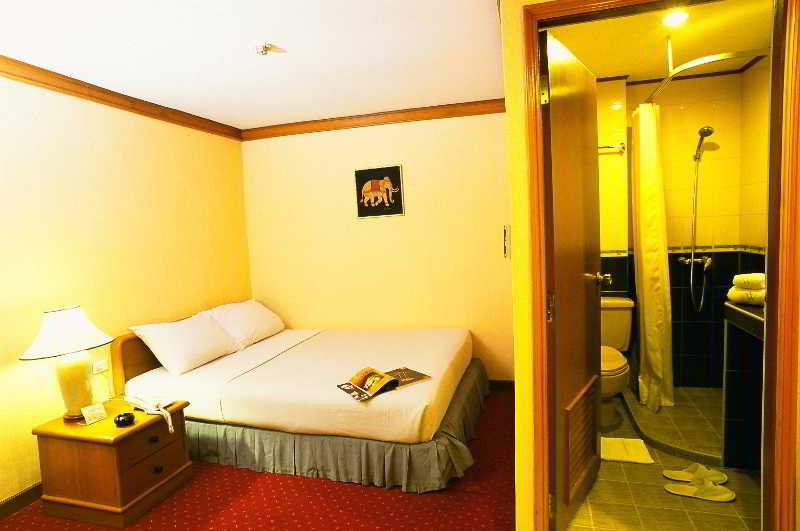 Photo of Wall Street Inn, 2-star hotel in Bangkok (and vicinity)