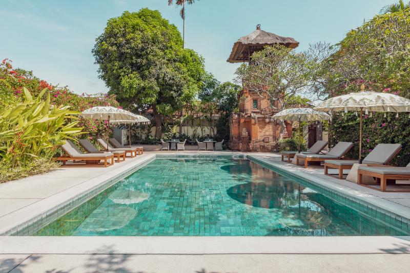 The Pavilions Bali, Singapore