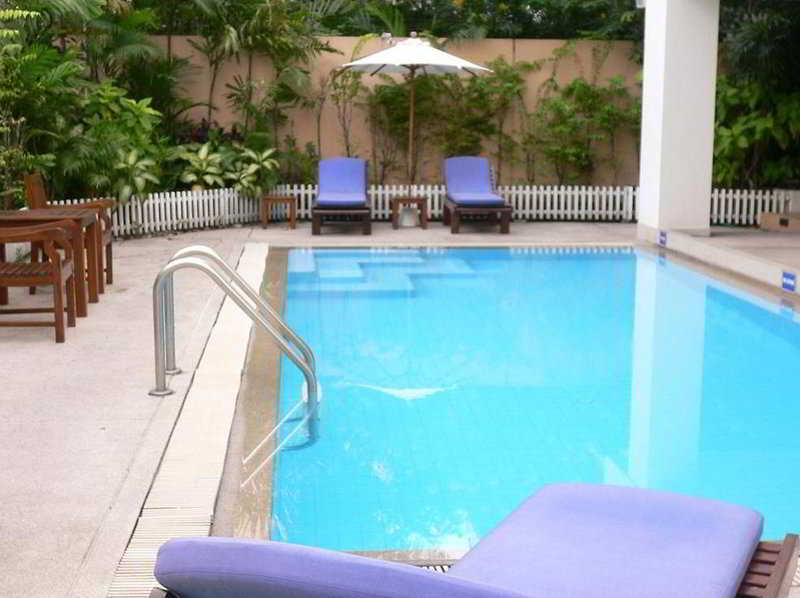 Photo of St James Hotel, 3-star hotel in Bangkok (and vicinity)