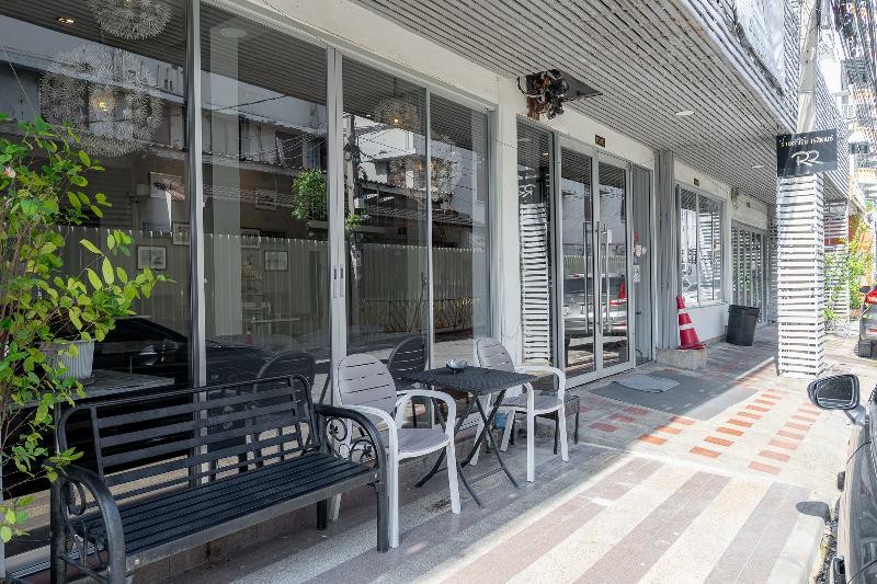 Photo of Ratchadamnoen Residence, 3-star hotel in Bangkok (and vicinity)