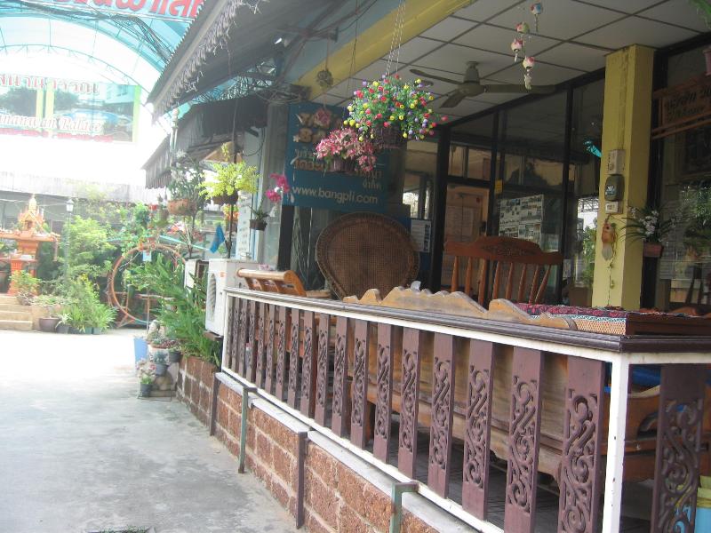 Sananwan Palace exterior, 2-Star hotel in Bangkok (and vicinity)