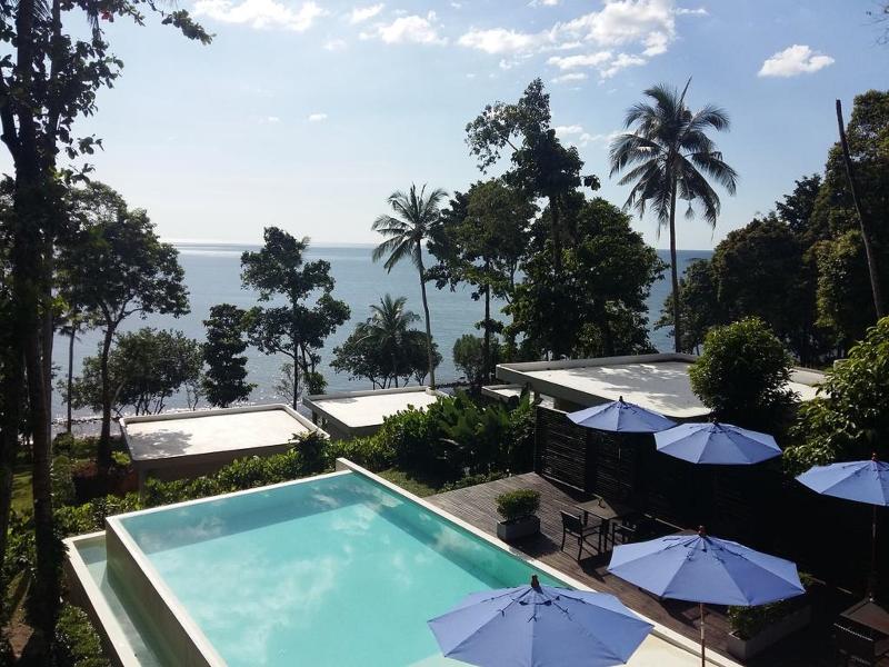 Nest Sense Resort, Singapore