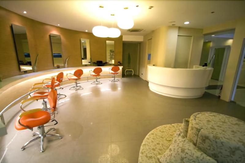 Photo of Hotel St Ellis, 3-star hotel in Legazpi (and vicinity)