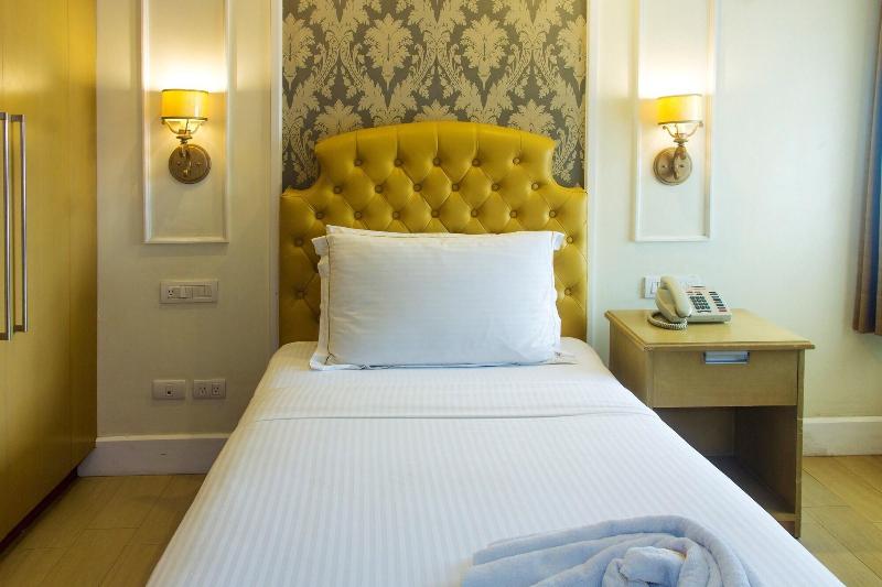 Photo of Hotel St Ellis, 3-star hotel in Legazpi (and vicinity)