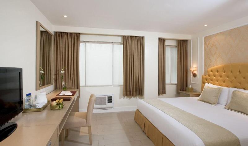 Photo of Hotel St Ellis, 3-star hotel in Legazpi (and vicinity)