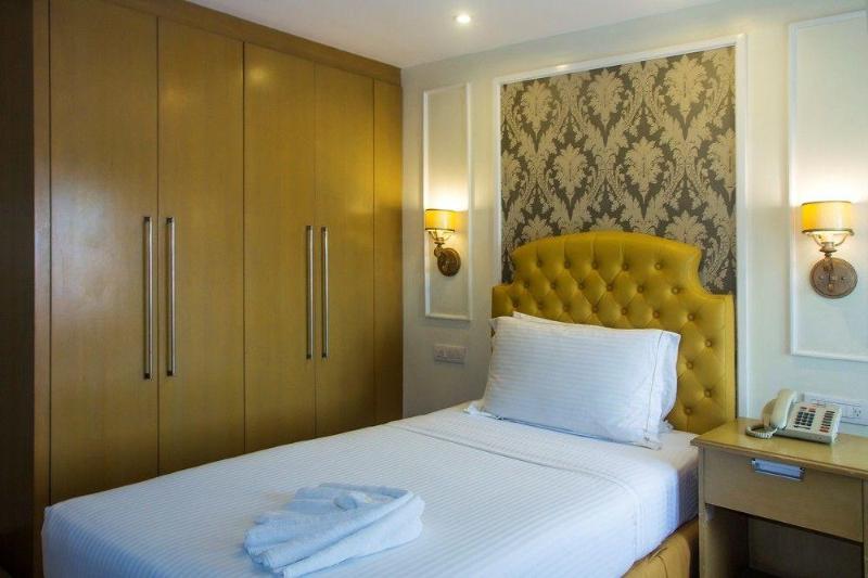 Photo of Hotel St Ellis, 3-star hotel in Legazpi (and vicinity)