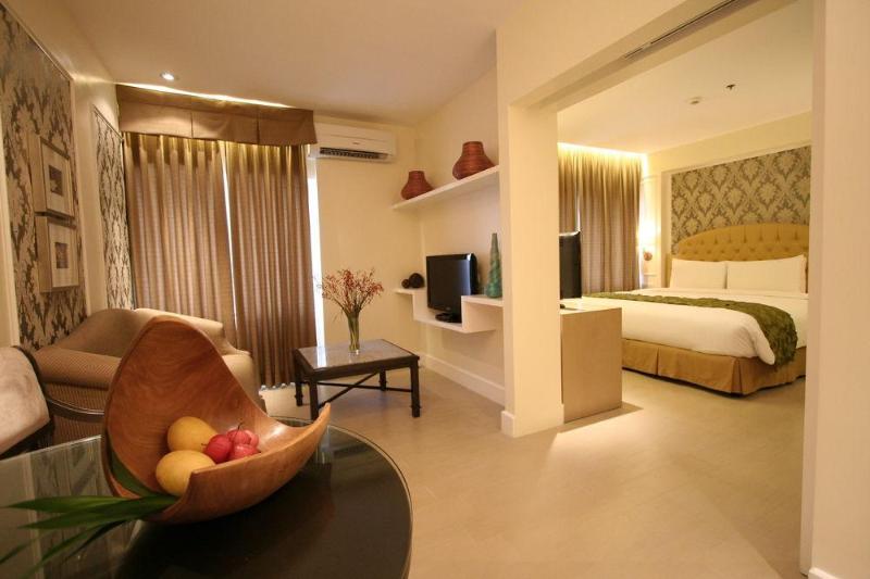 Photo of Hotel St Ellis, 3-star hotel in Legazpi (and vicinity)