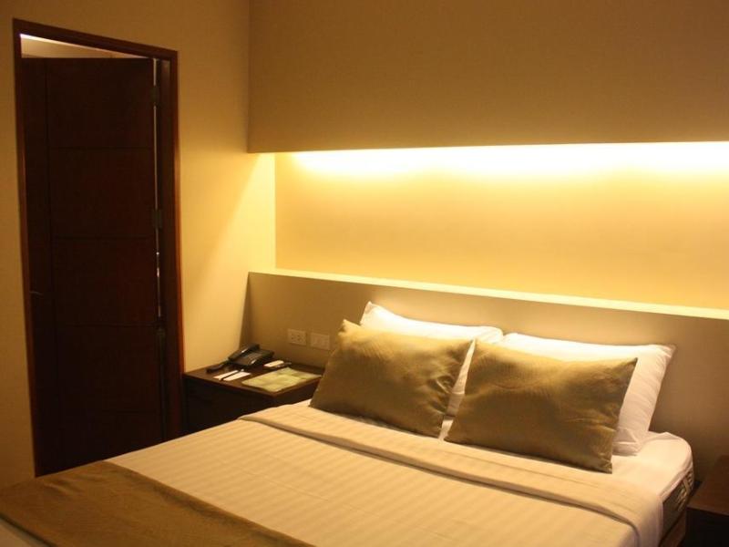 Photo of El Cielito Hotel - Sta. Rosa, 3-star hotel in Laguna (province)