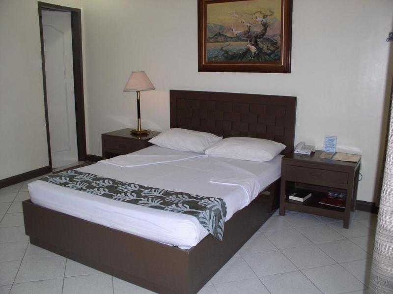 Riverview Resort & Conference Center, 3-star hotel in Calamba