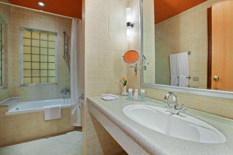 Photo of Hilton Alexandria Green Plaza, 5-star hotel in Alexandria (and vicinity)