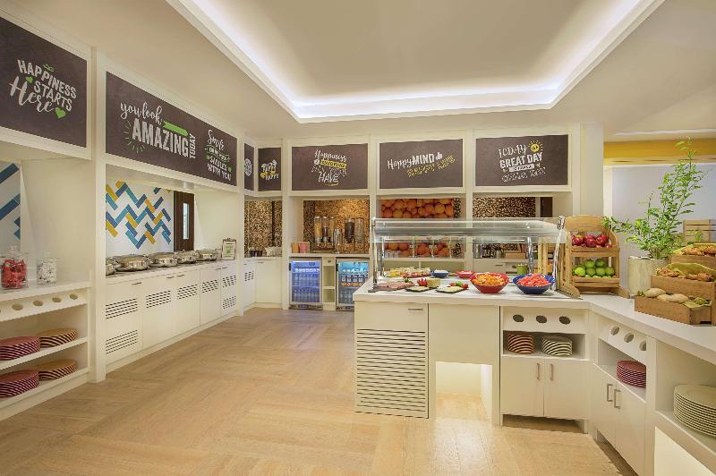 Hampton by Hilton Dubai Airport, Singapore