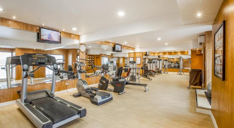 Golden Sands Hotel Apartments, Singapore