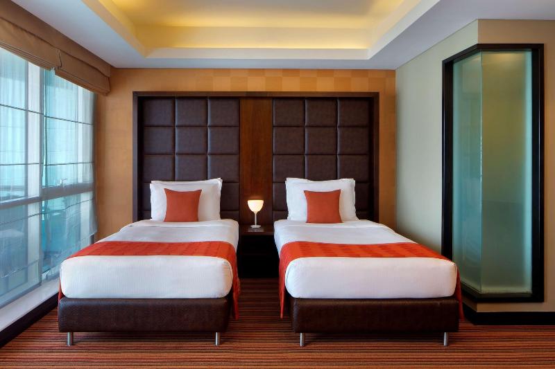 Radisson Blu Hotel, Dubai Media City, Singapore