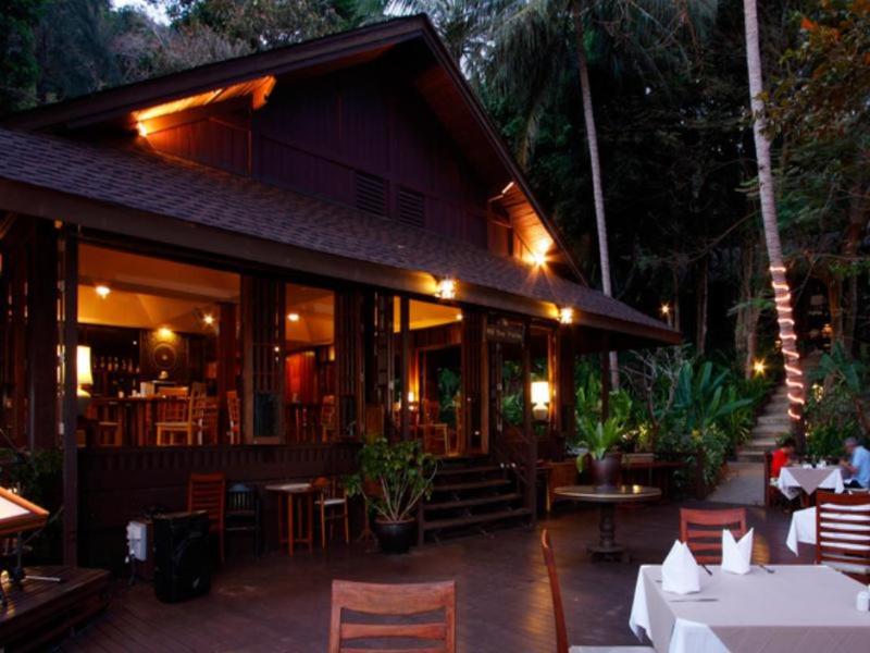 Baan Krating Phuket Resort, Singapore
