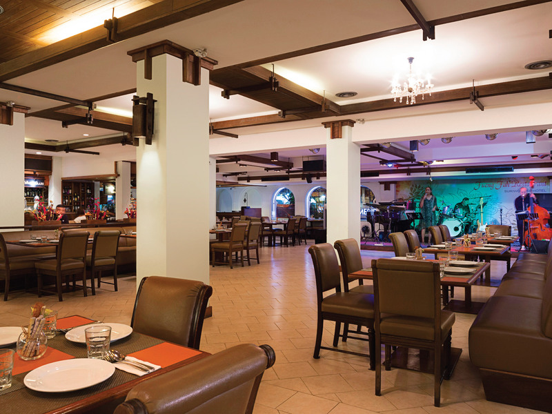 Movenpick Suriwongse Hotel Chiang Mai, Singapore