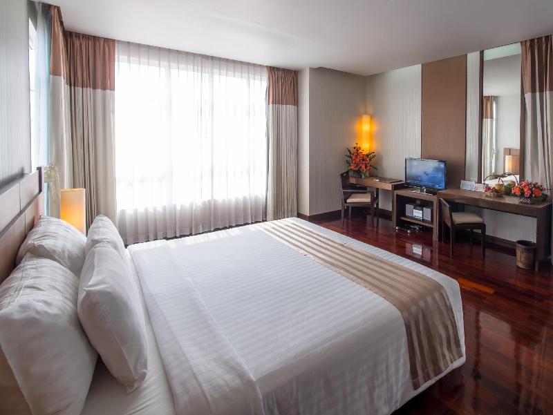 Pattaya Discovery Beach Hotel, Singapore
