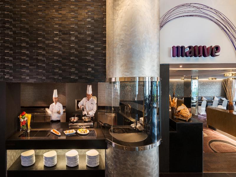 Radisson Suites Bangkok Sukhumvit, Singapore