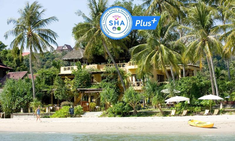 Vacation Village Phra Nang Lanta, Singapore