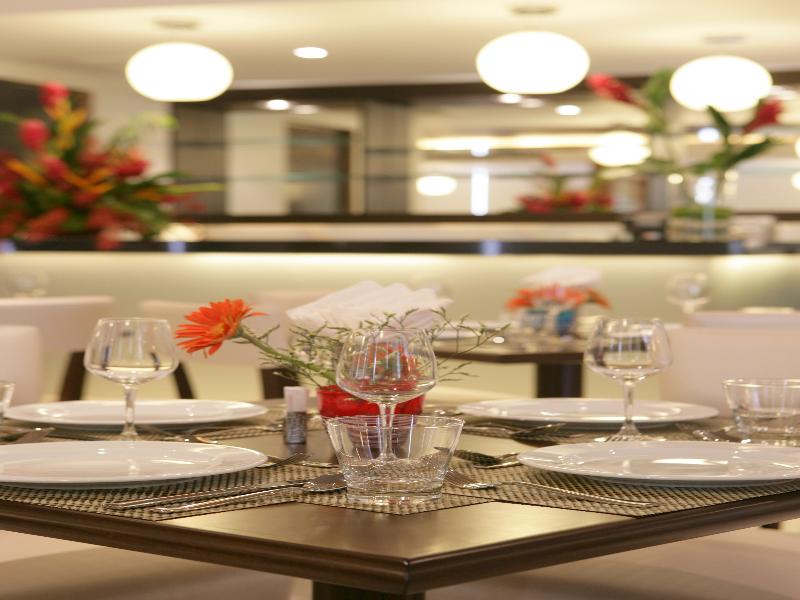 Adelphi Grande Sukhumvit, Singapore