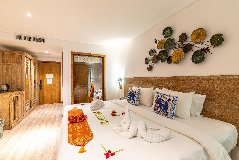 Royal Yao Yai Island Beach Resort -sha Extra Plus+, Singapore