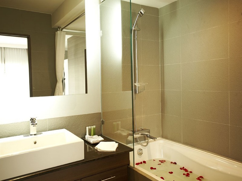Sukhumvit Suites Hotel, Singapore