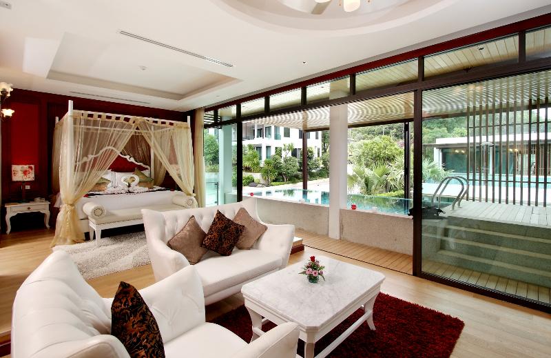 Wyndham Sea Pearl Resort Phuket, Singapore