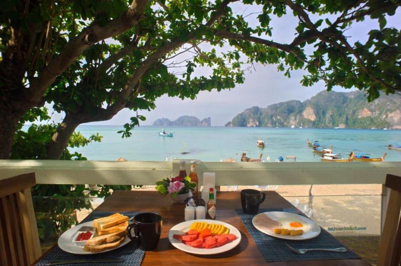 Bay View Resort and Premier Resort, Singapore