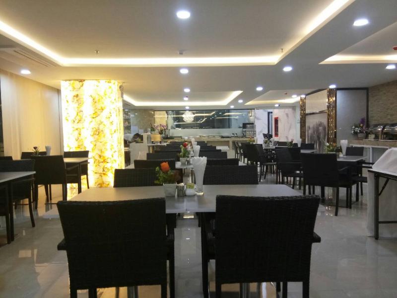 Golden Jomtien Beach Hotel, Singapore