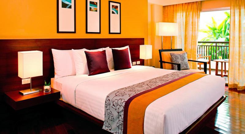 Radisson Red Phuket Patong Beach, Singapore