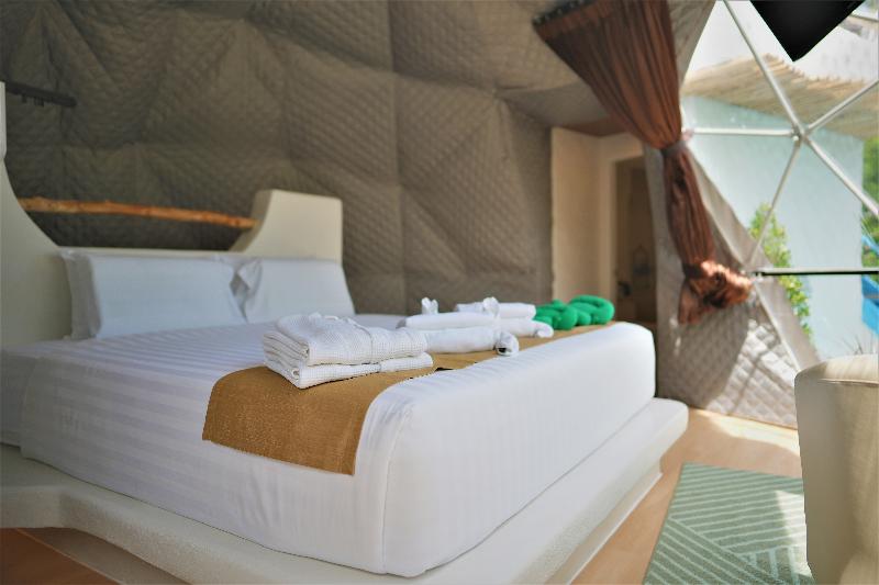 Le Resort and Villas, Singapore