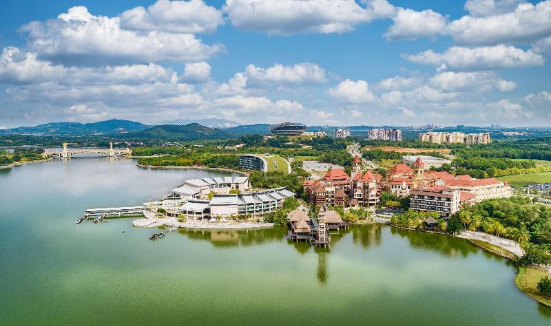DoubleTree by Hilton Putrajaya Lakeside, Singapore