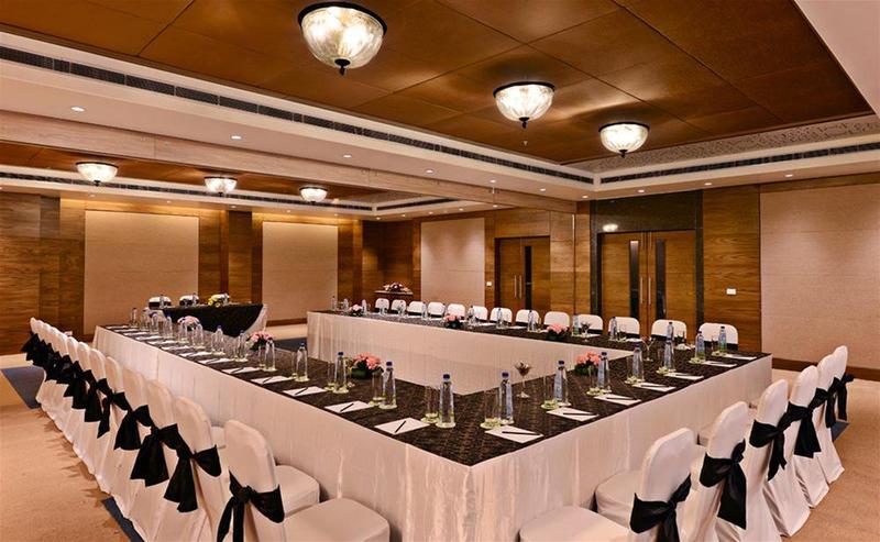 Leisure Inn Grand Chanakya exterior, 4-Star hotel in Jaipur District