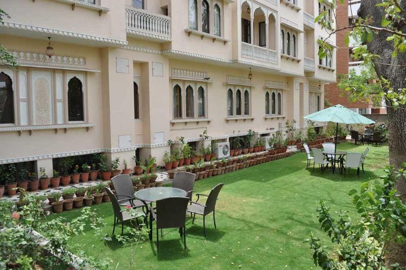 Photo of Om Niwas Suite Hotel, 3-star hotel in Jaipur District