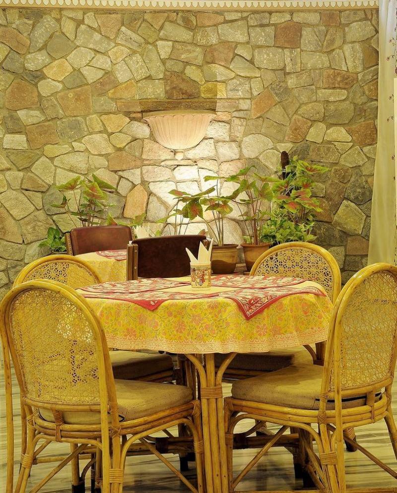 Photo of Om Niwas Suite Hotel, 3-star hotel in Jaipur District