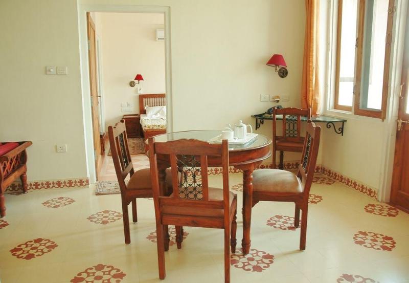 Photo of Om Niwas Suite Hotel, 3-star hotel in Jaipur District