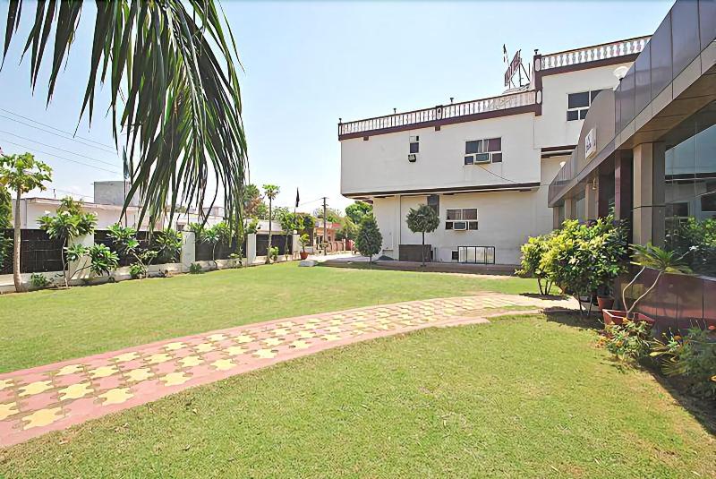 Photo of Classic 7 Hotel & Restaurant, 3-star hotel in Jaipur District