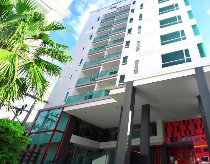 Photo of PJ Patong Resortel, 3-star hotel in Bangla Road