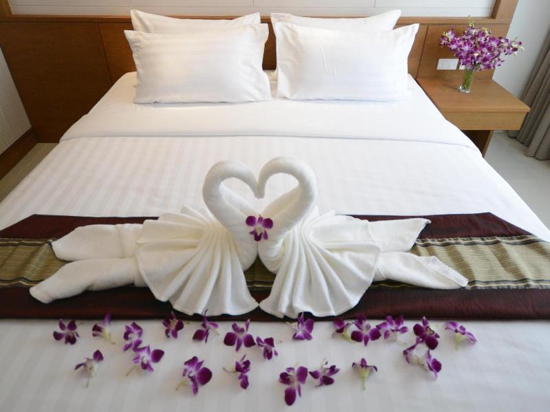 Photo of PJ Patong Resortel, 3-star hotel in Bangla Road