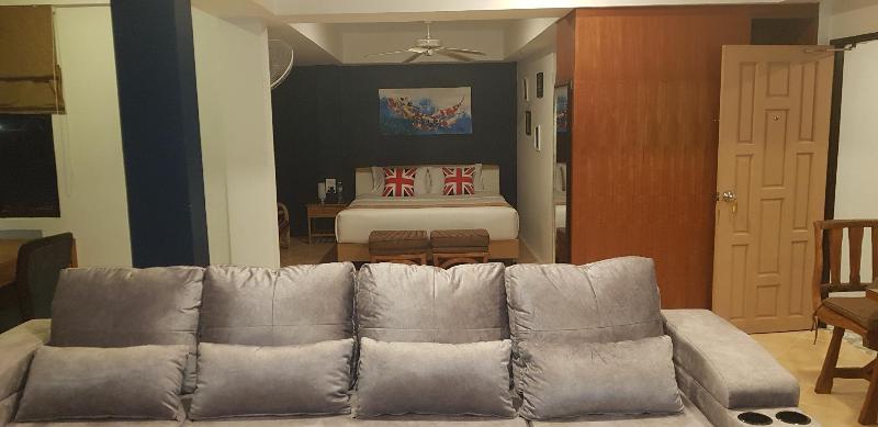 Photo of Summer Breeze Hotel, 3-star hotel in Bangla Road