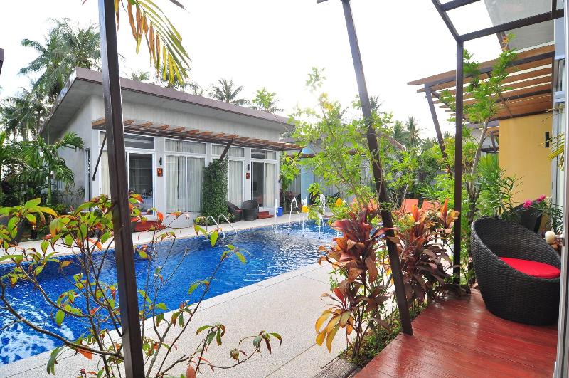 Photo of Phu NaNa Boutique Hotel, 3-star hotel in Nai Harn Beach