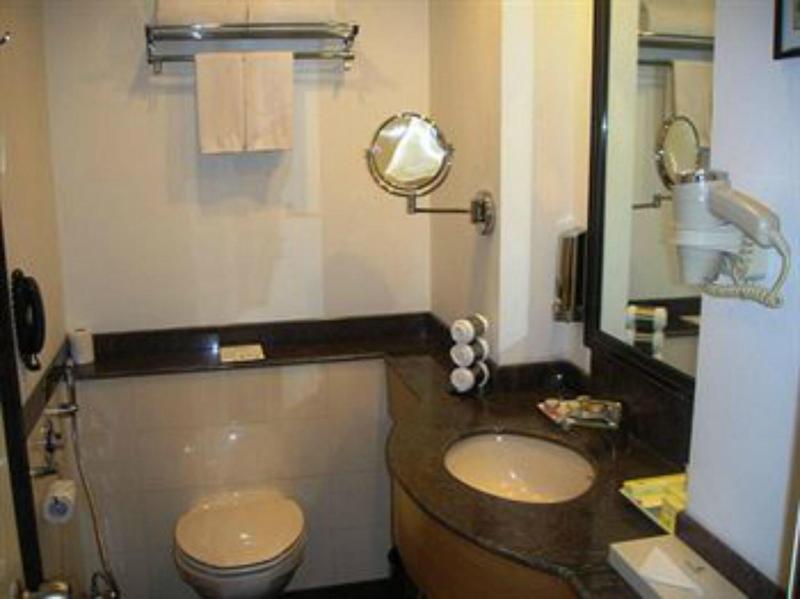 Photo of Lemon Tree Hotel Chennai, 4-star hotel in Chennai (and vicinity)